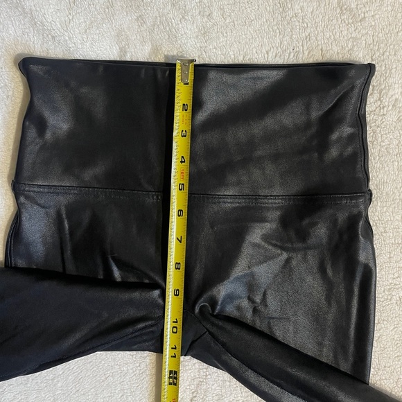 Spanx Faux Leather Leggings Size Large - Picture 11 of 12